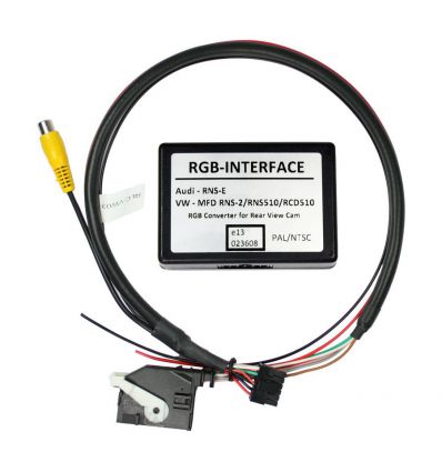 SEAT Trinax Reverse camera input interface